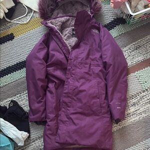 The North Face Purple Puffer Jacket Weather-Resistant